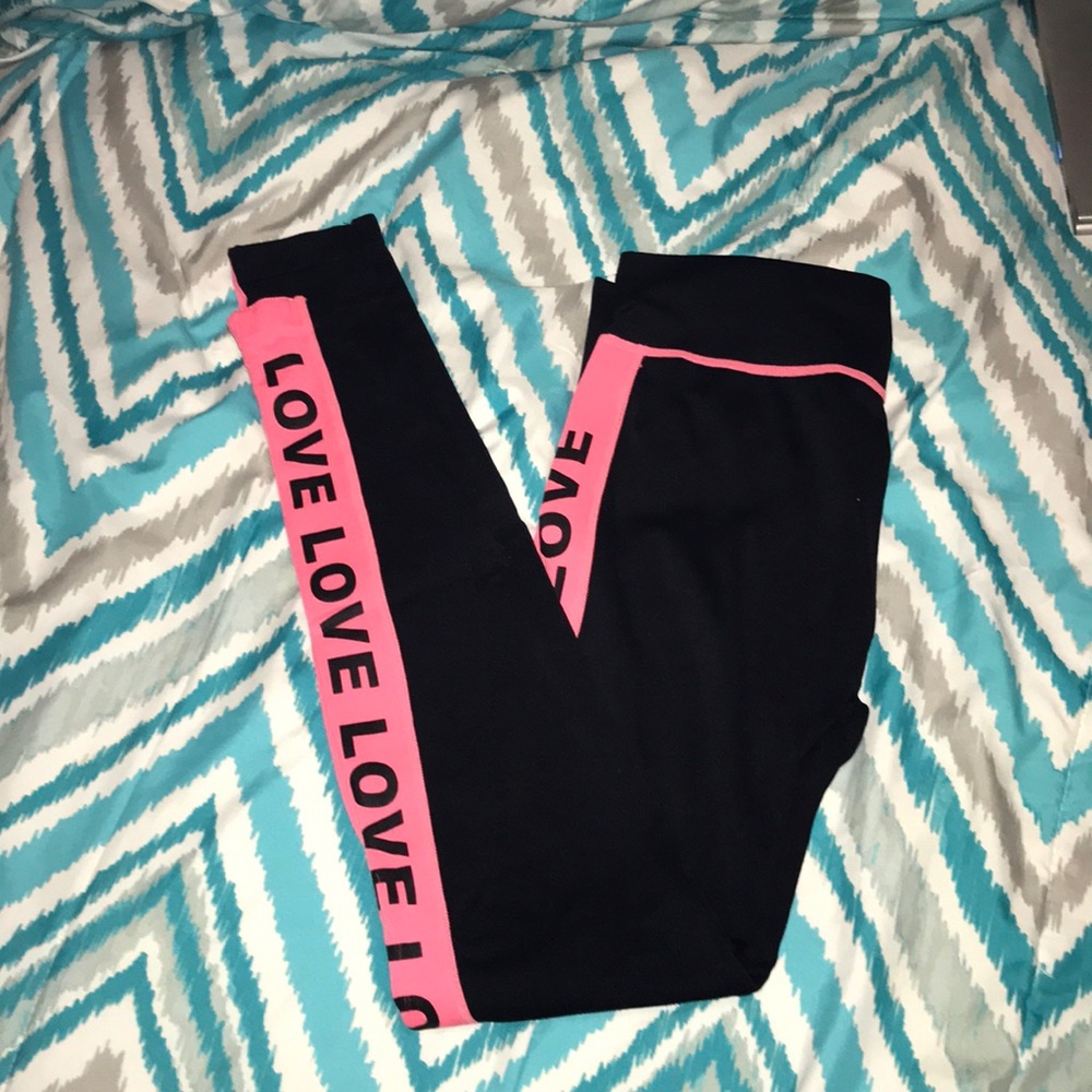 Soho girls love leggings